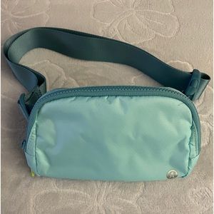 NWOT Lululemon Everywhere Belt Bag Icing Blue/Eton Blue